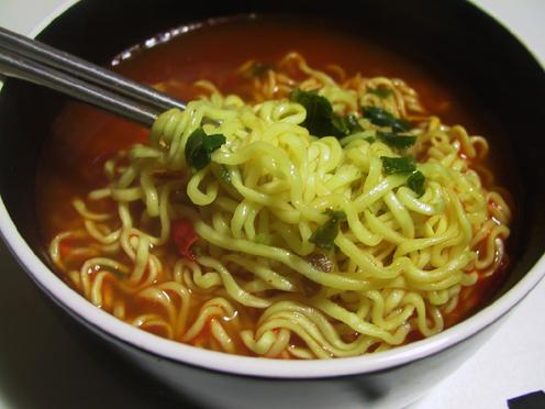 틈새라면 이미지